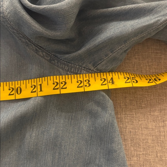 Stylish Light Blue Denim Jacket for Women - Picture 5 of 6